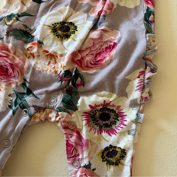 Posh Peanut French Gray Ruffled Cap Sleeve Romper - Picture 2 of 4